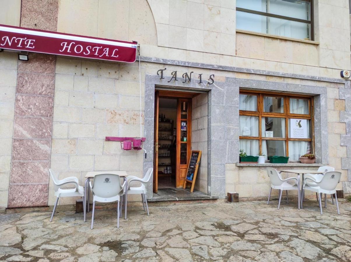Hostal Restaurante Tanis Riano  Exterior photo